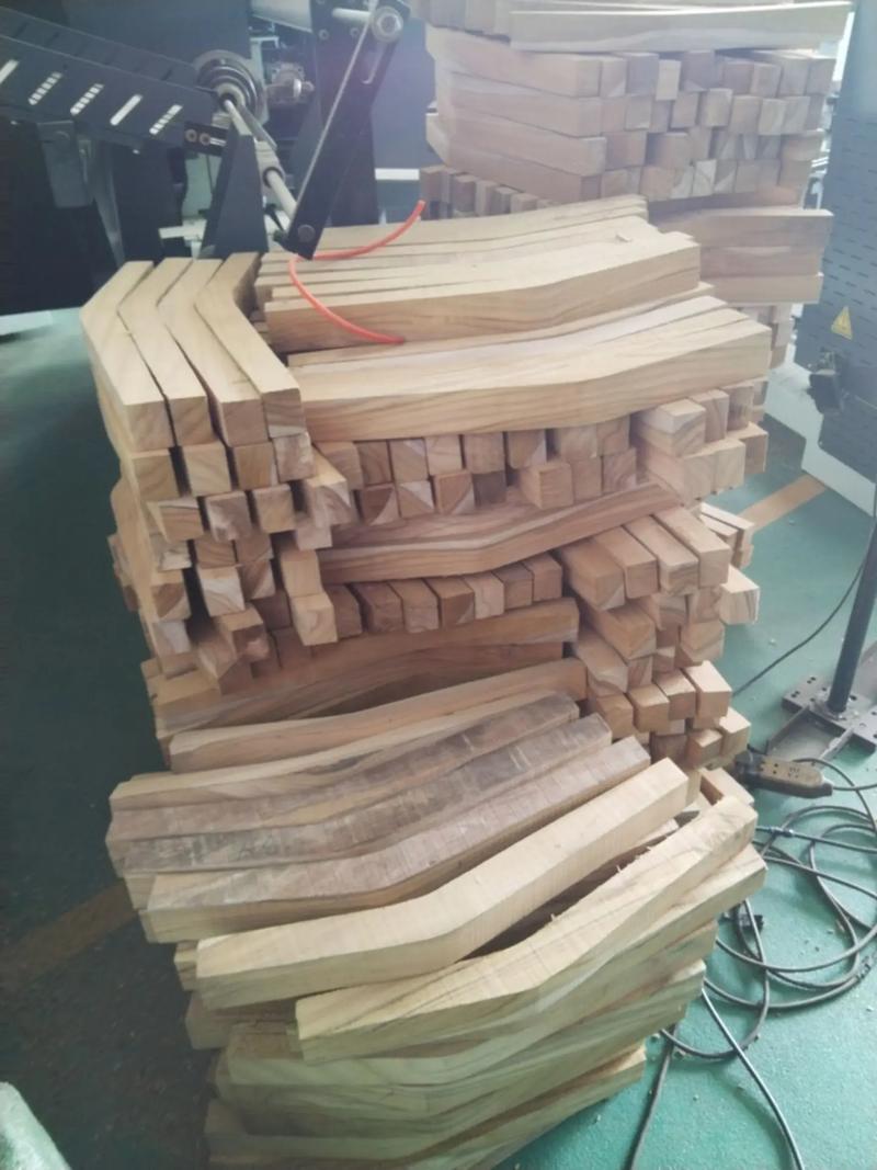 探索实木五轴加工设备 木工与建筑机械的精密融合